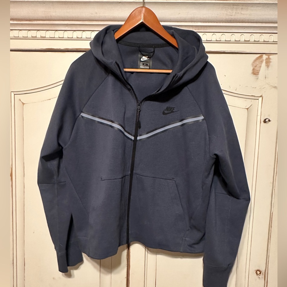 Women’s Nike Jacket 
Size XL